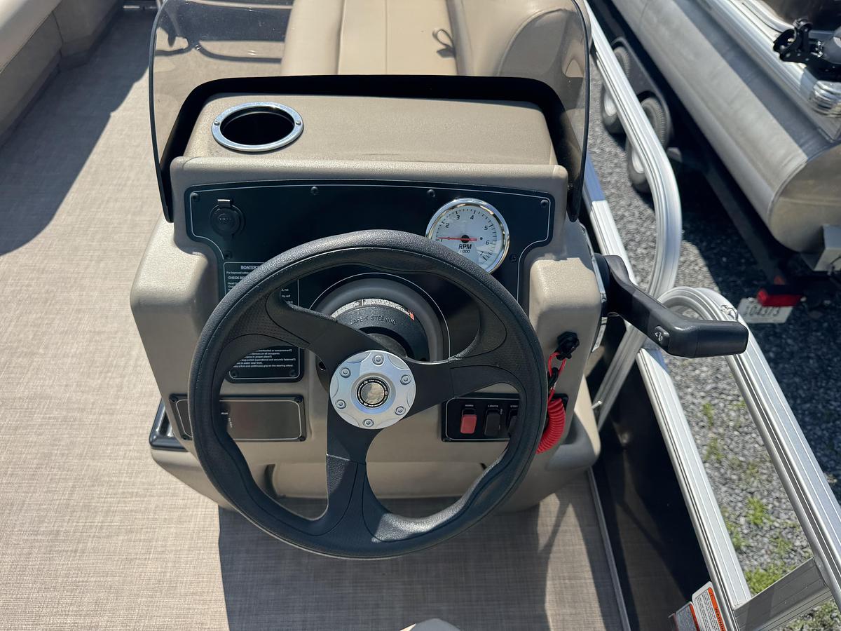 Used 2024 Sun Tracker Party Barge 16 DLX