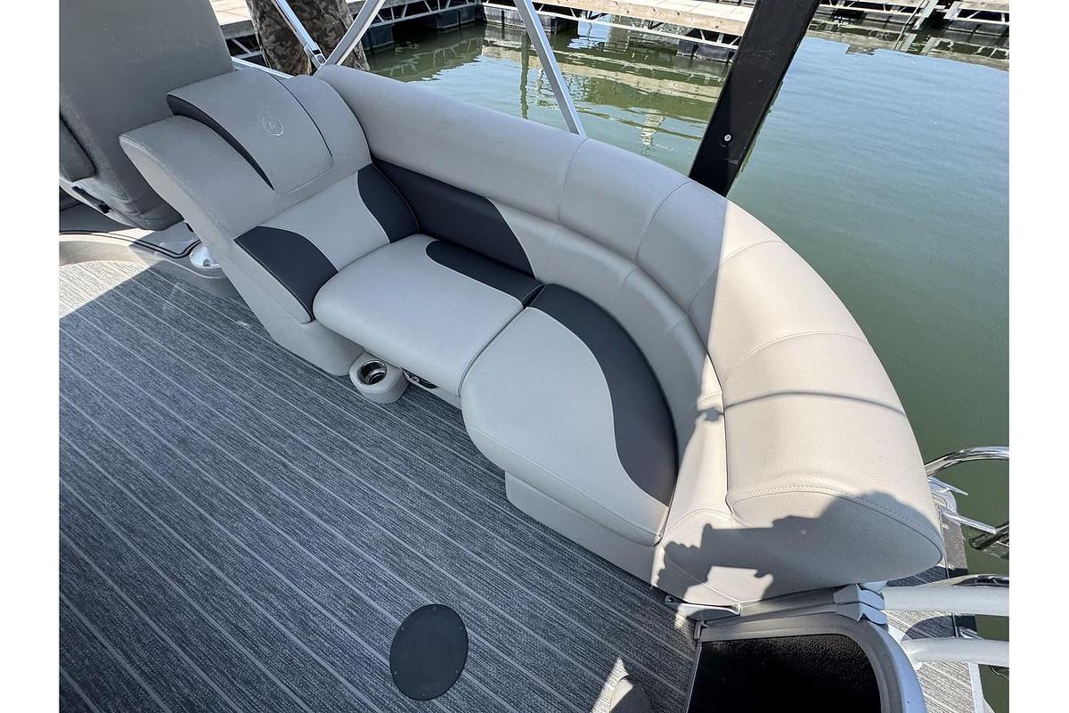 Used 2022 Premier Sunspree RF 230 CL