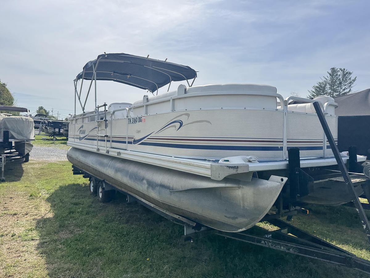 Used 2001 Sylvan Capri 8526