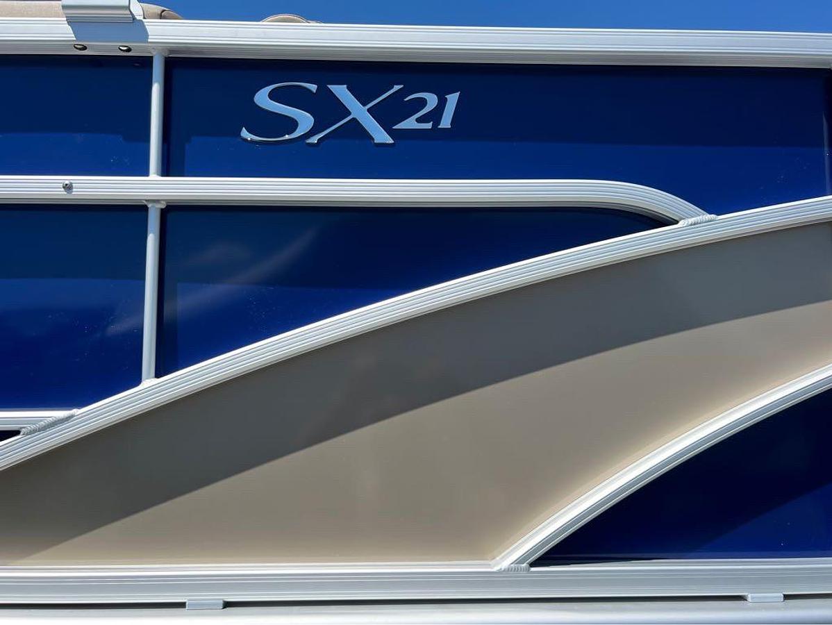 Used 2023 Bennington 21 SXSR