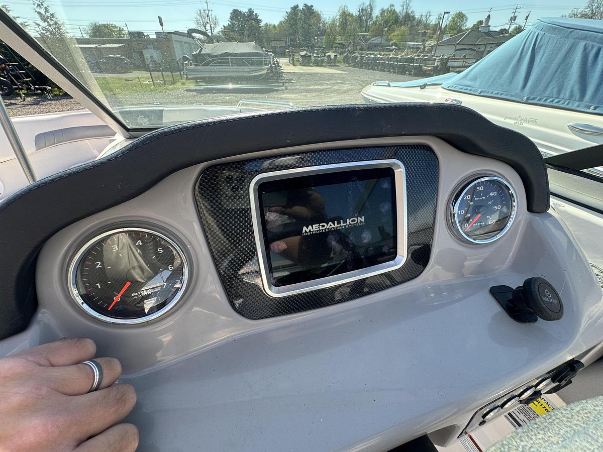 Used 2021 Chaparral 23 Surf