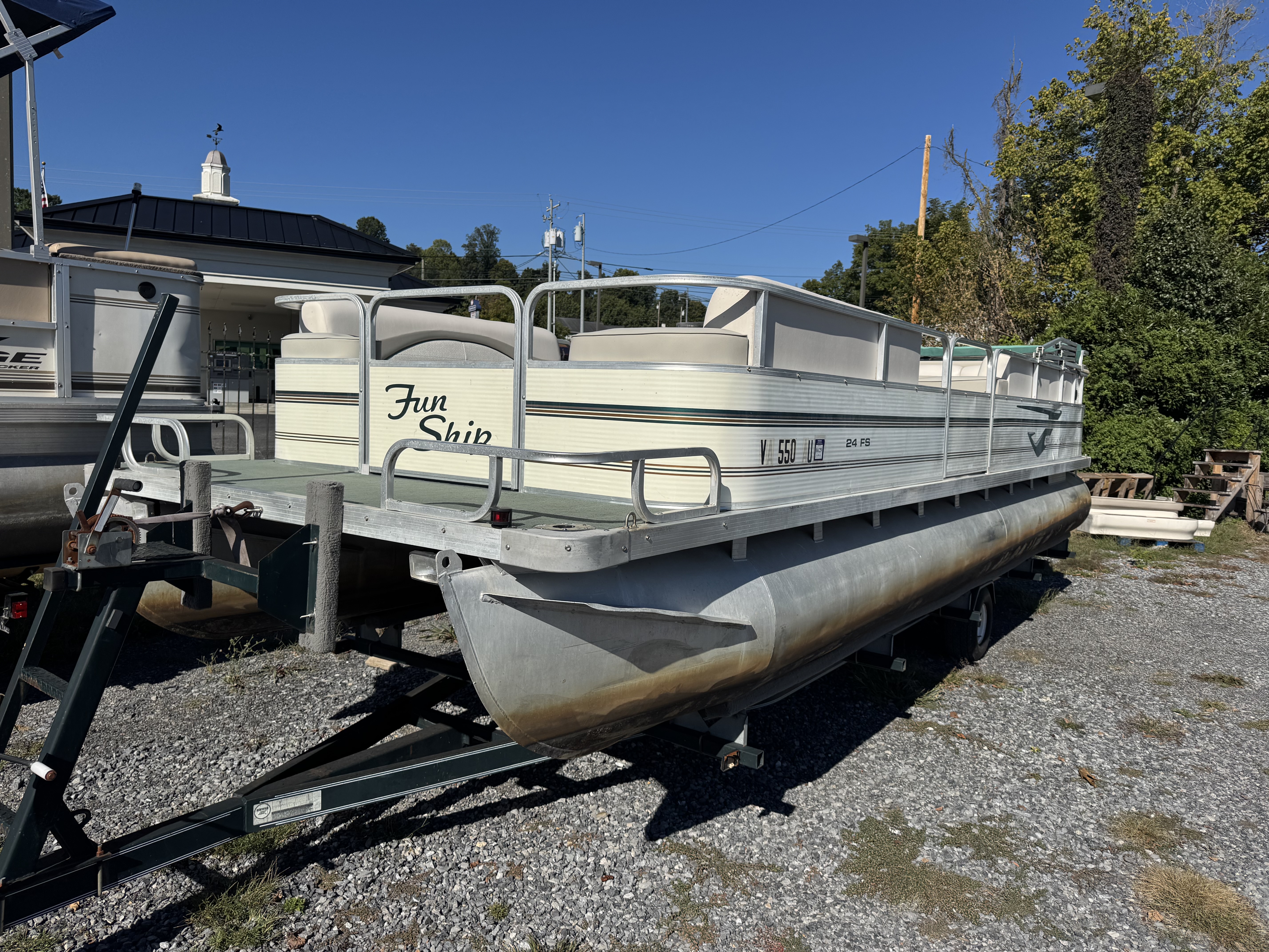 Used 1998 Grumman (Lowe) Fun Ship
