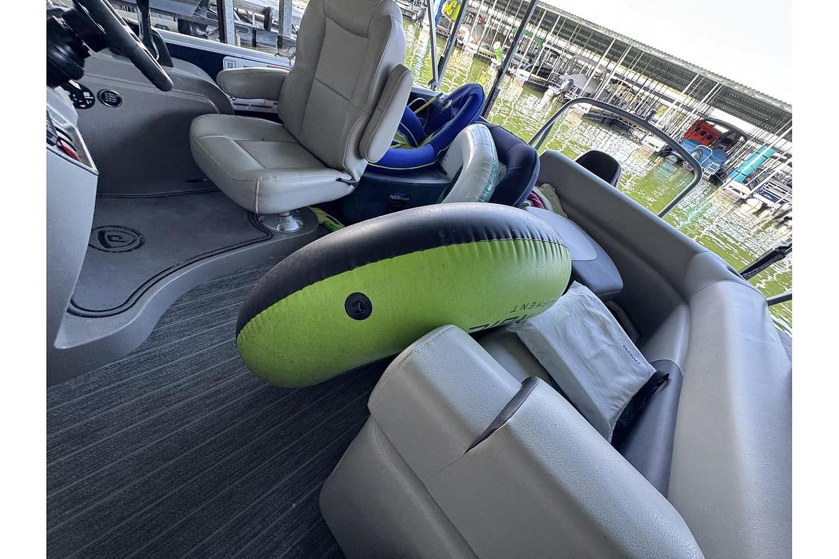 Used 2022 Premier Sunspree RE 230 CL