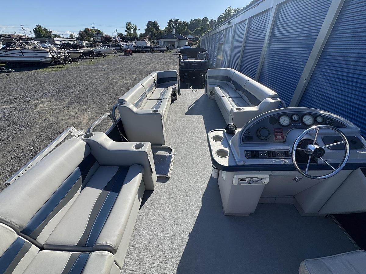 Used 1999 Crest 2200 DL