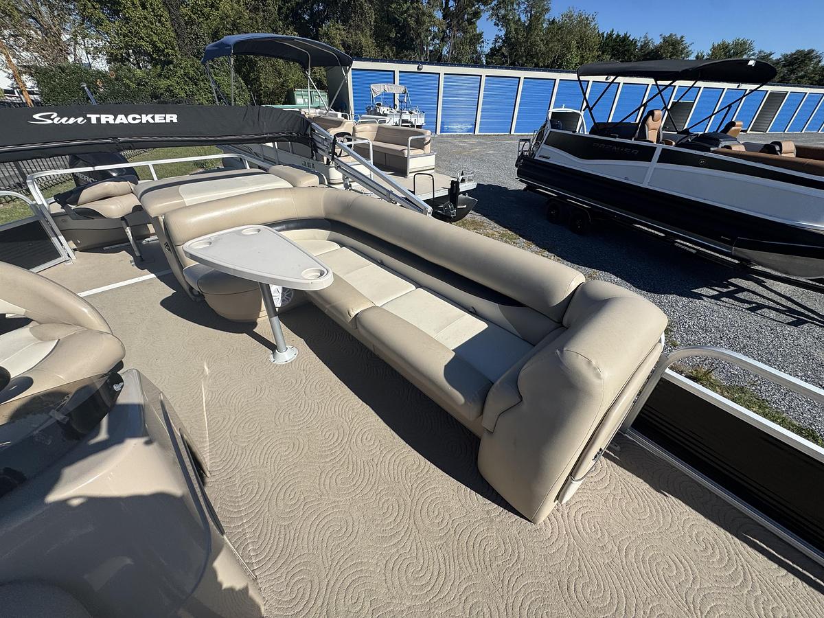Used 2013 Sun Tracker Fishing Barge 24 DLX