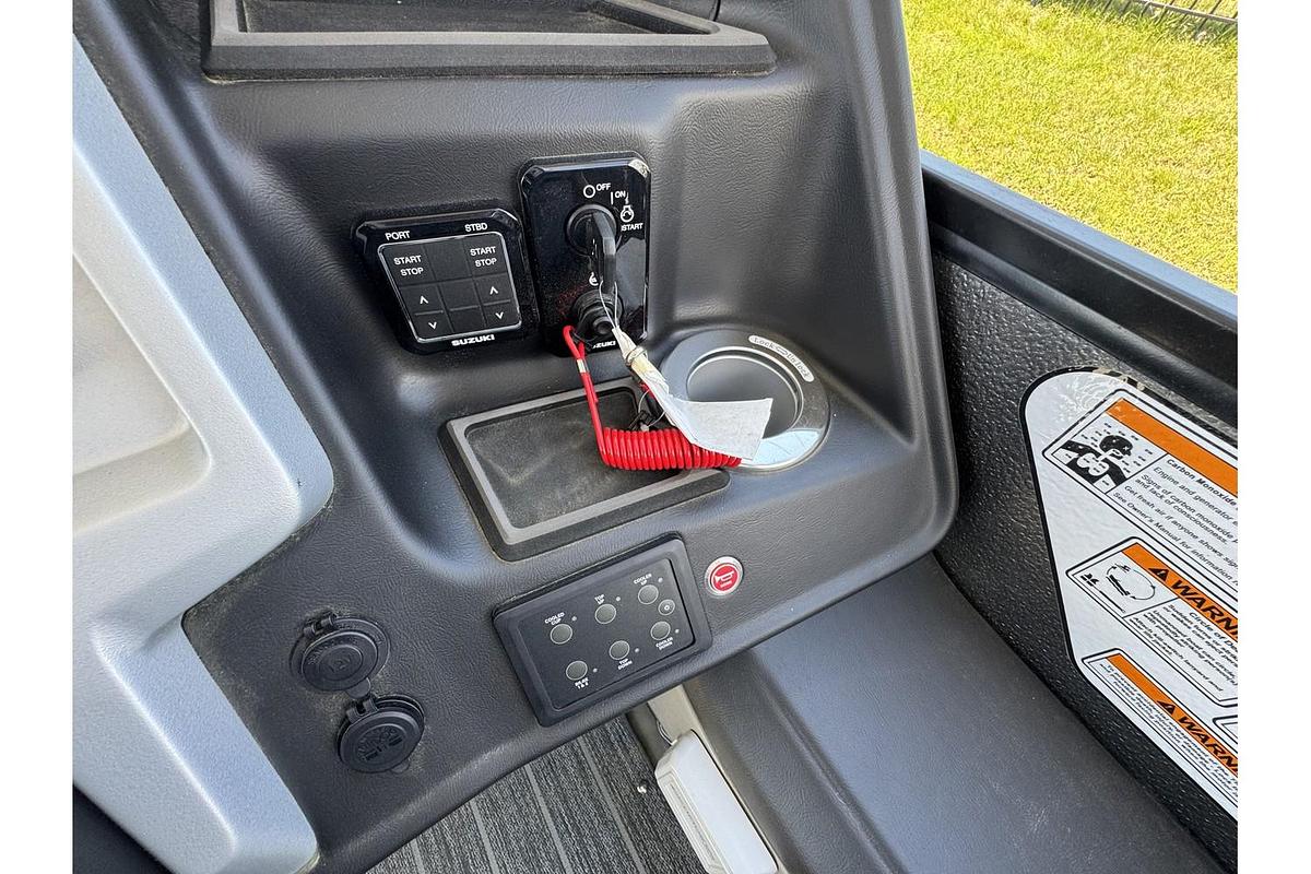 2025 Premier Escalante 330