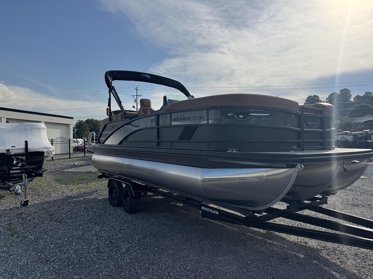2027 Bennington 22 MFB