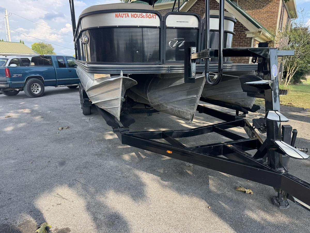 Used 2022 Manitou 23 Aurora LE RF VP II