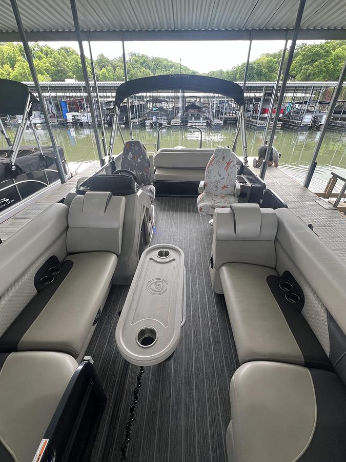 Used 2022 Premier 230 SunSation RL