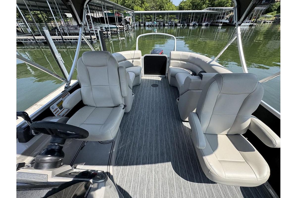 Used 2022 Premier Sunspree RF 230 CL