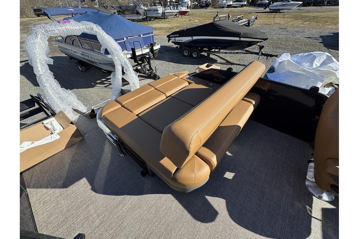 2025 Bennington 24 M Swingback