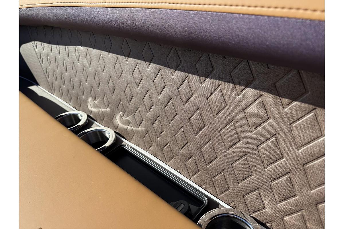 2025 Bennington 24 M Swingback