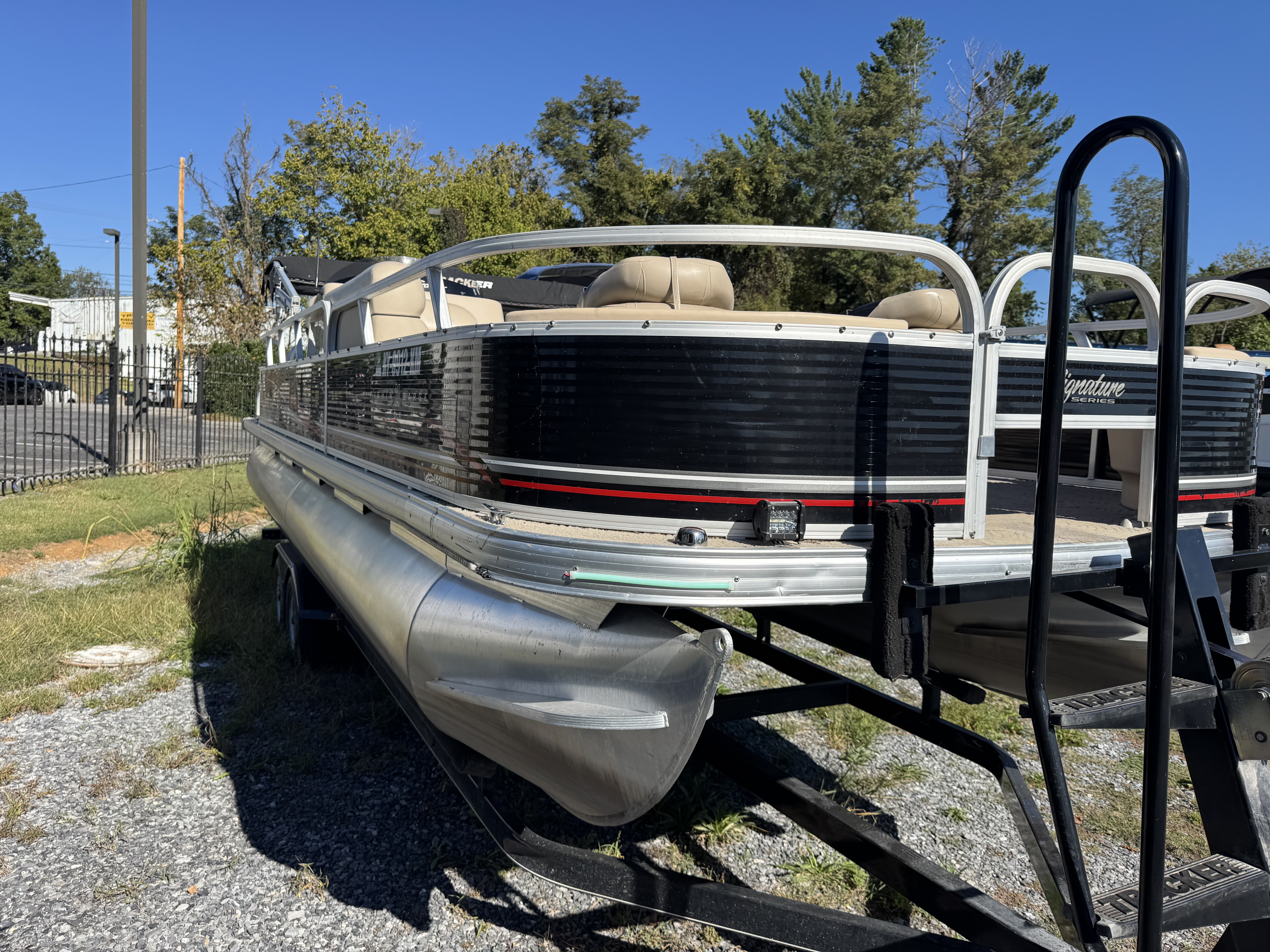 Used 2013 Sun Tracker Fishing Barge 24 DLX