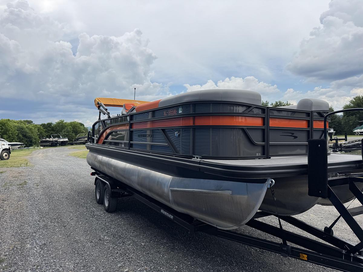 Used 2023 Bennington 22 SSB-SPS