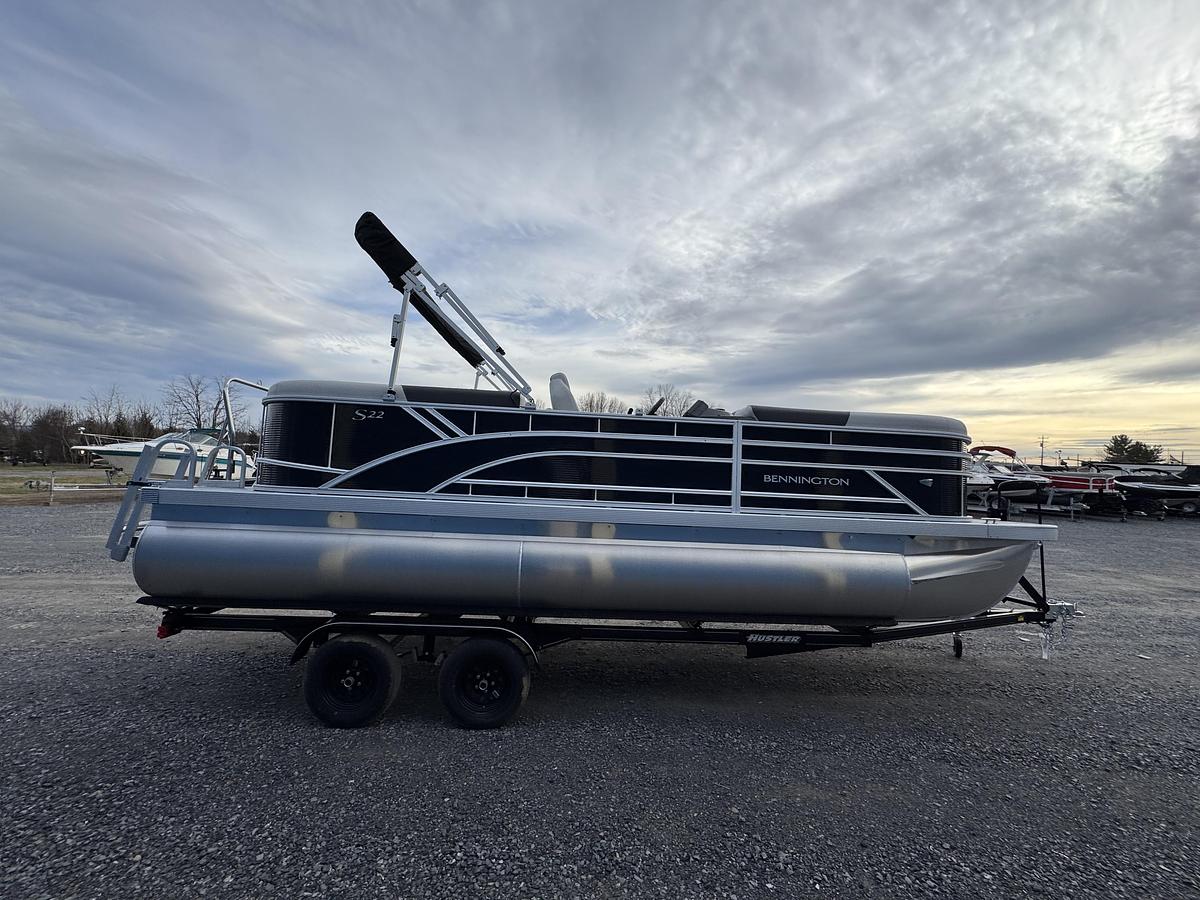 2026 Bennington 22 SSR-Tritoon
