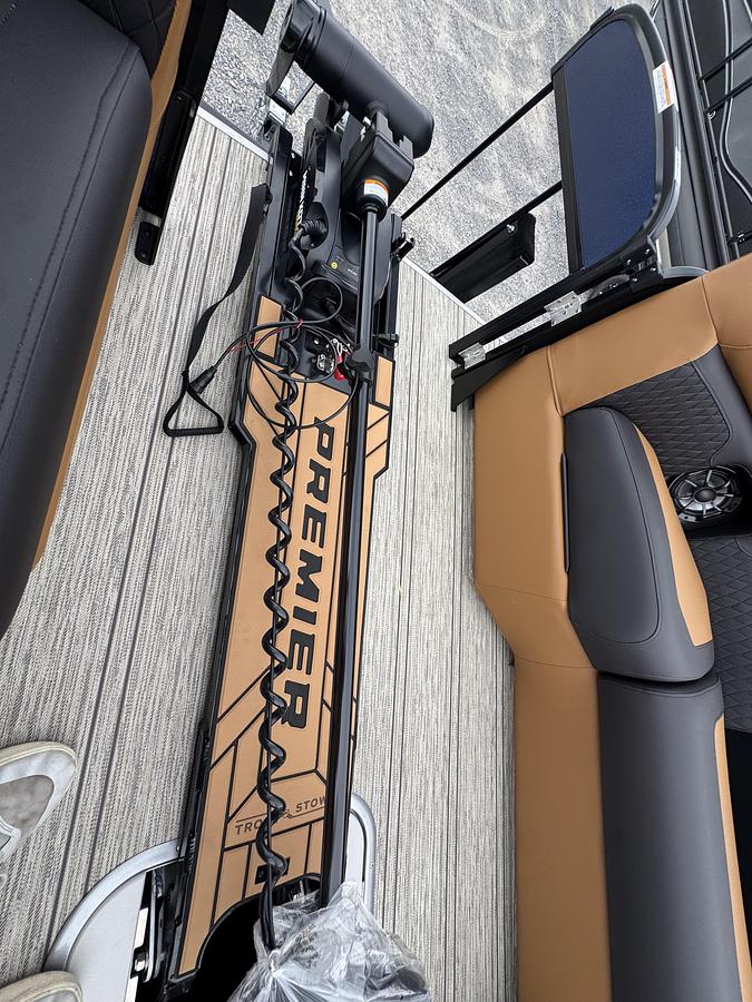 2026 Premier 230 SunSation Angler