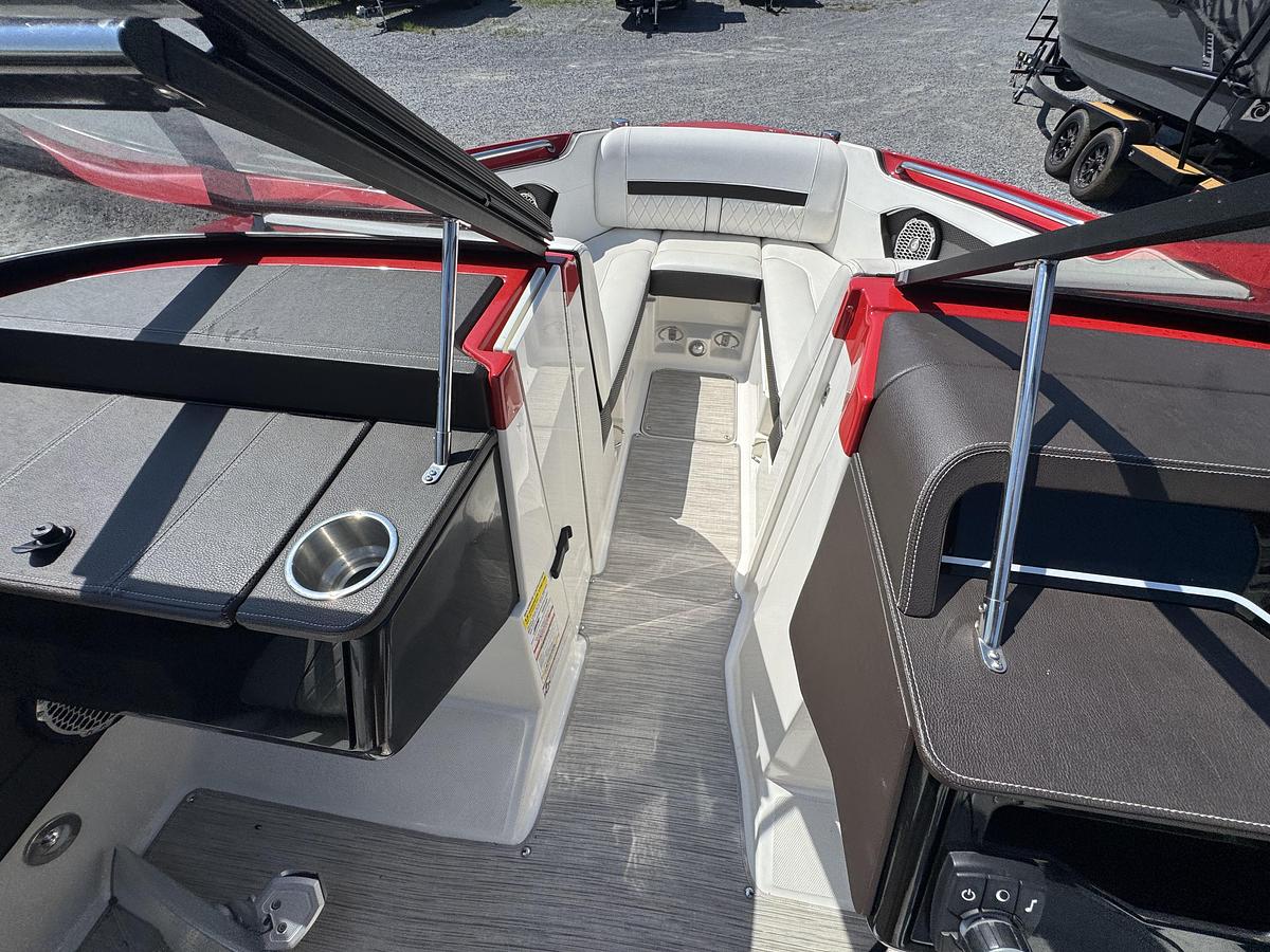 Used 2017 Sea Ray 230 SLX W