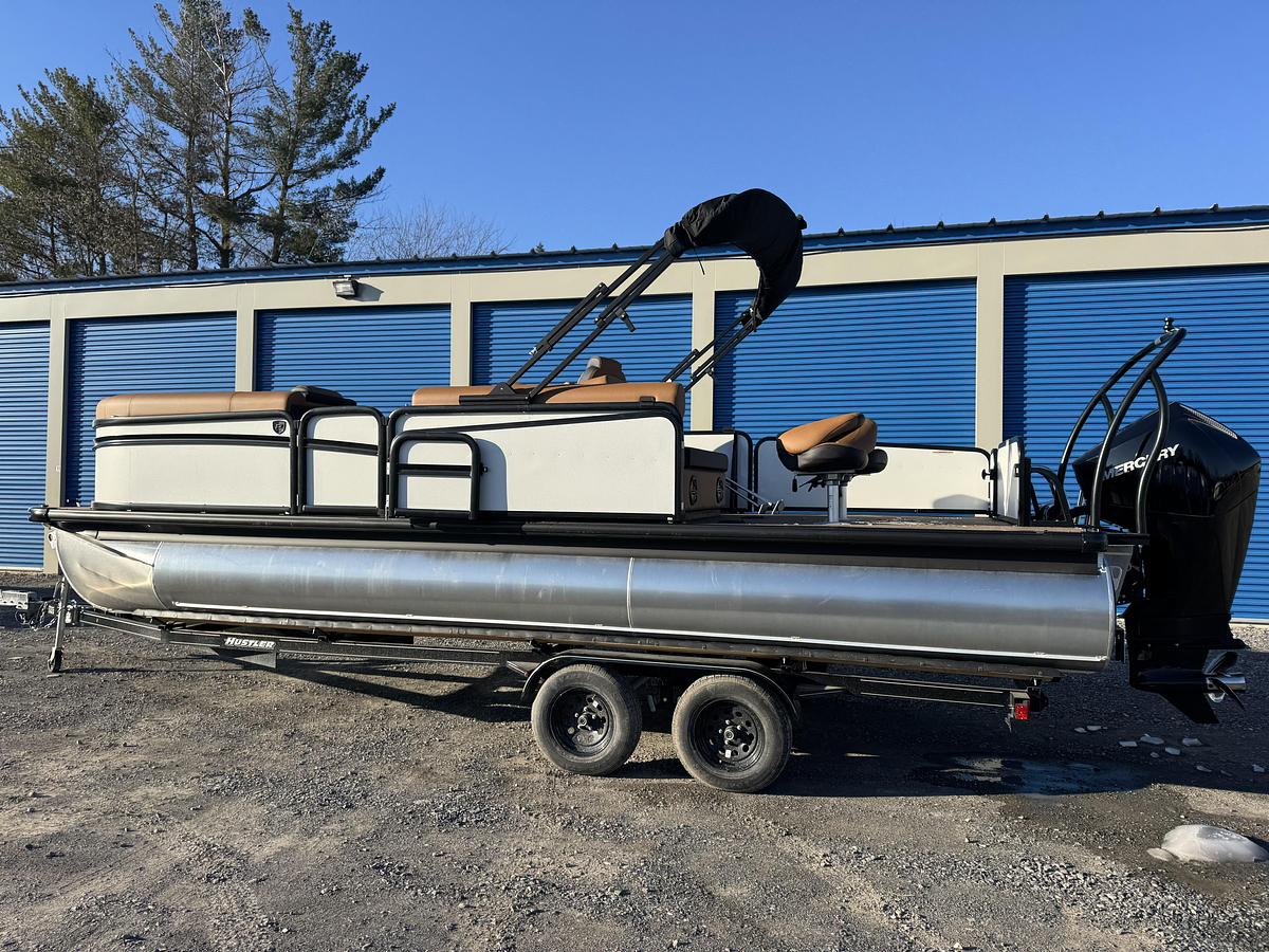 2026 Premier 230 SunSation RS (Rear Social)