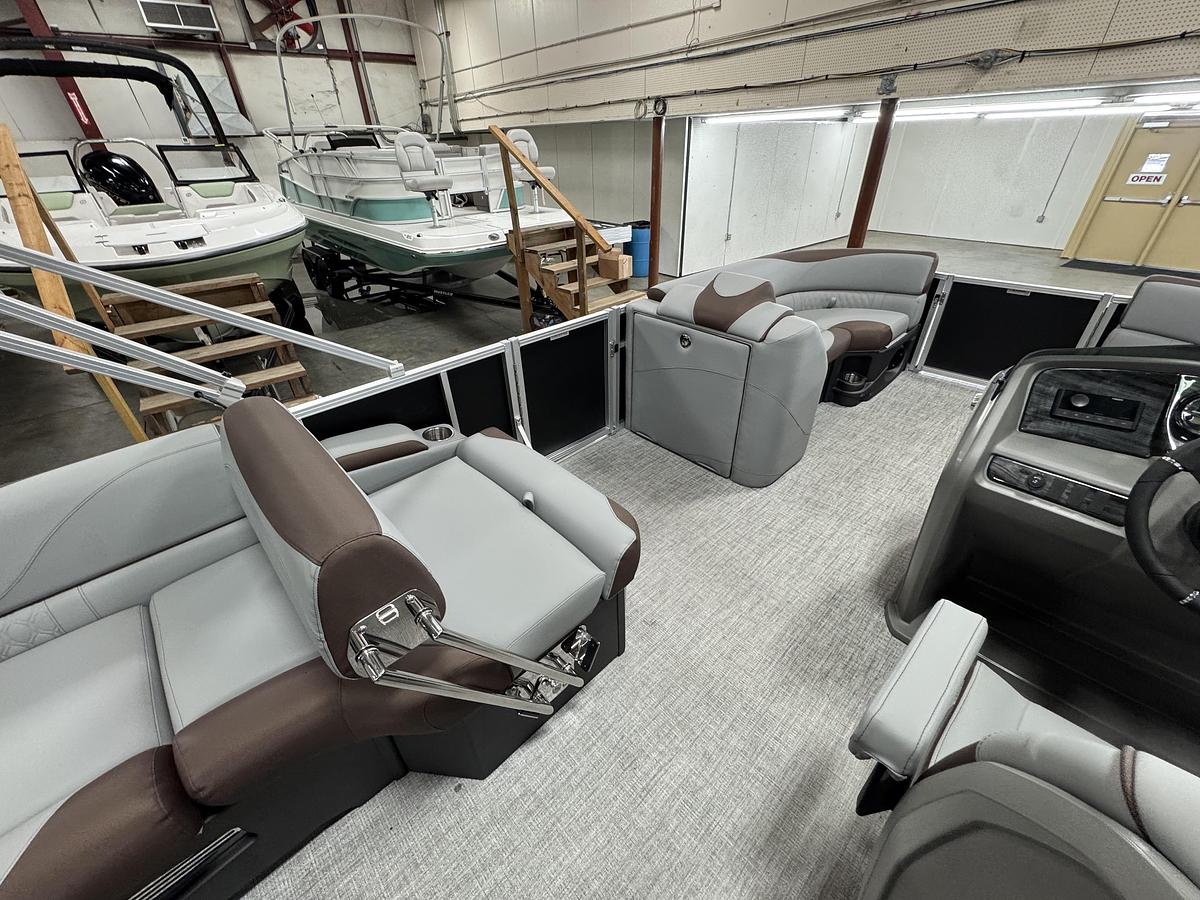 2026 Avalon 23 LSZ QLS