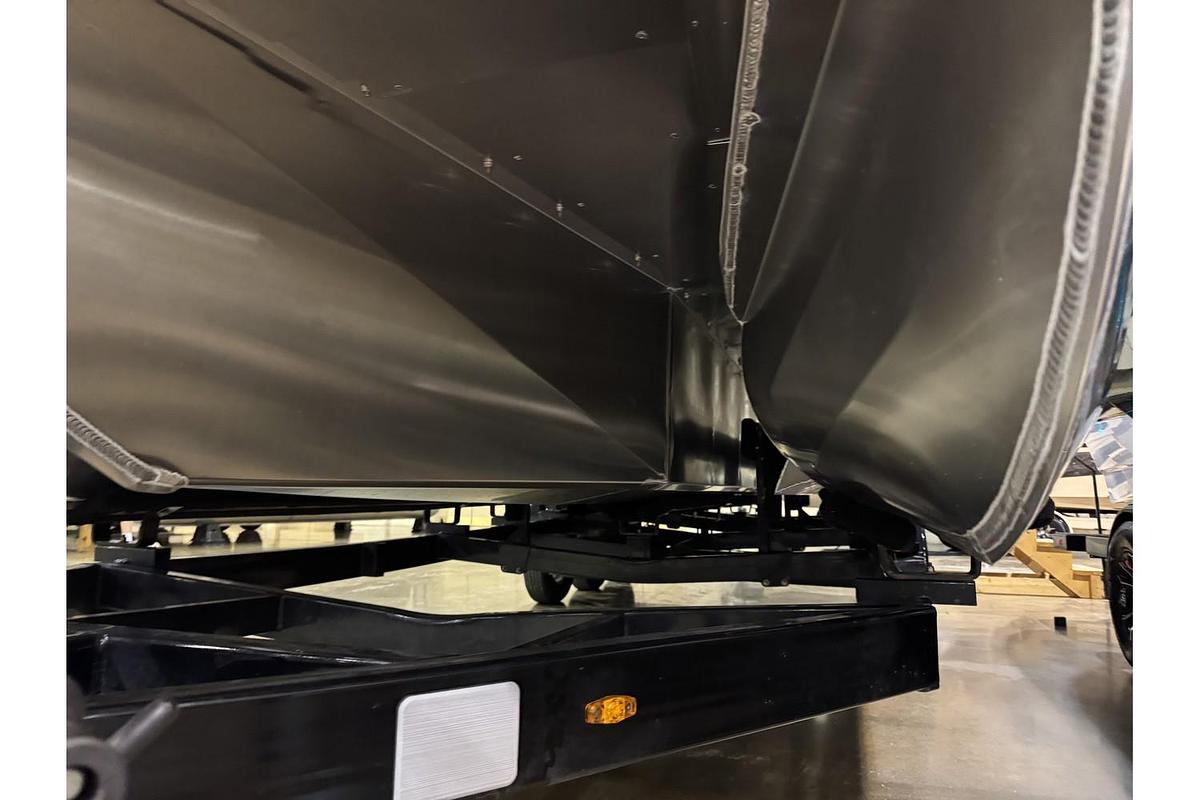 2025 Premier Solaris Rear Social