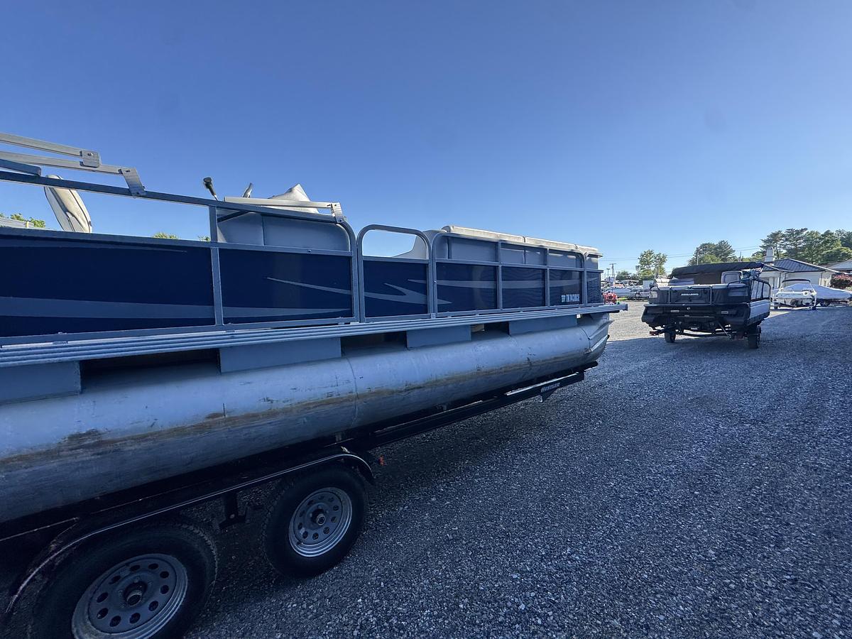 Used 1999 Crest 2200 DL