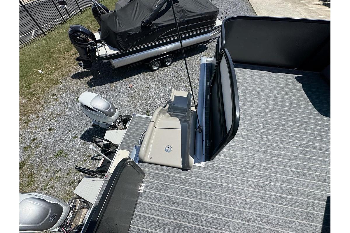 2025 Premier Escalante 330