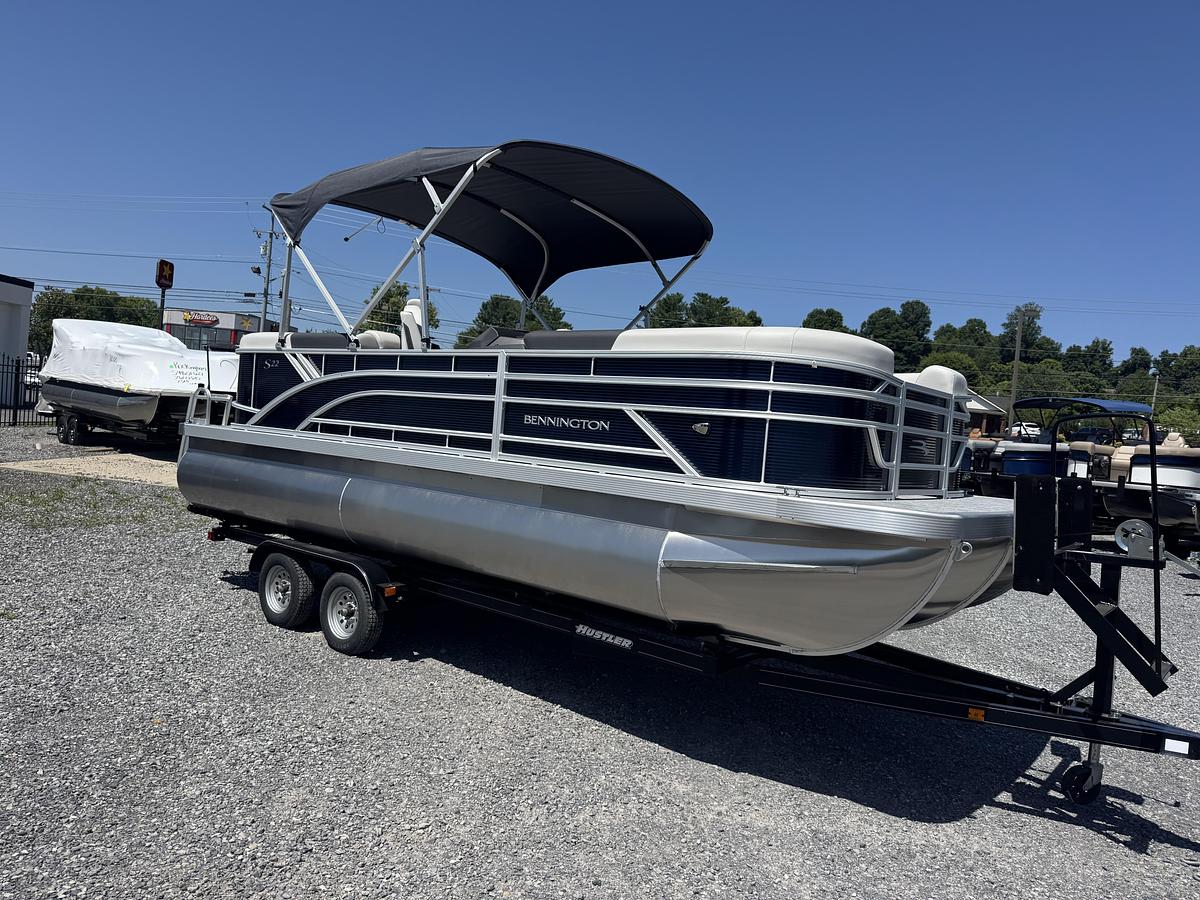 2026 Bennington 22 SSR - Tritoon