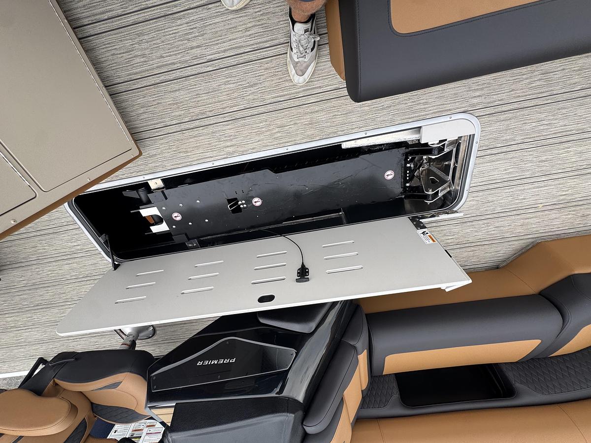2026 Premier 230 SunSation Angler