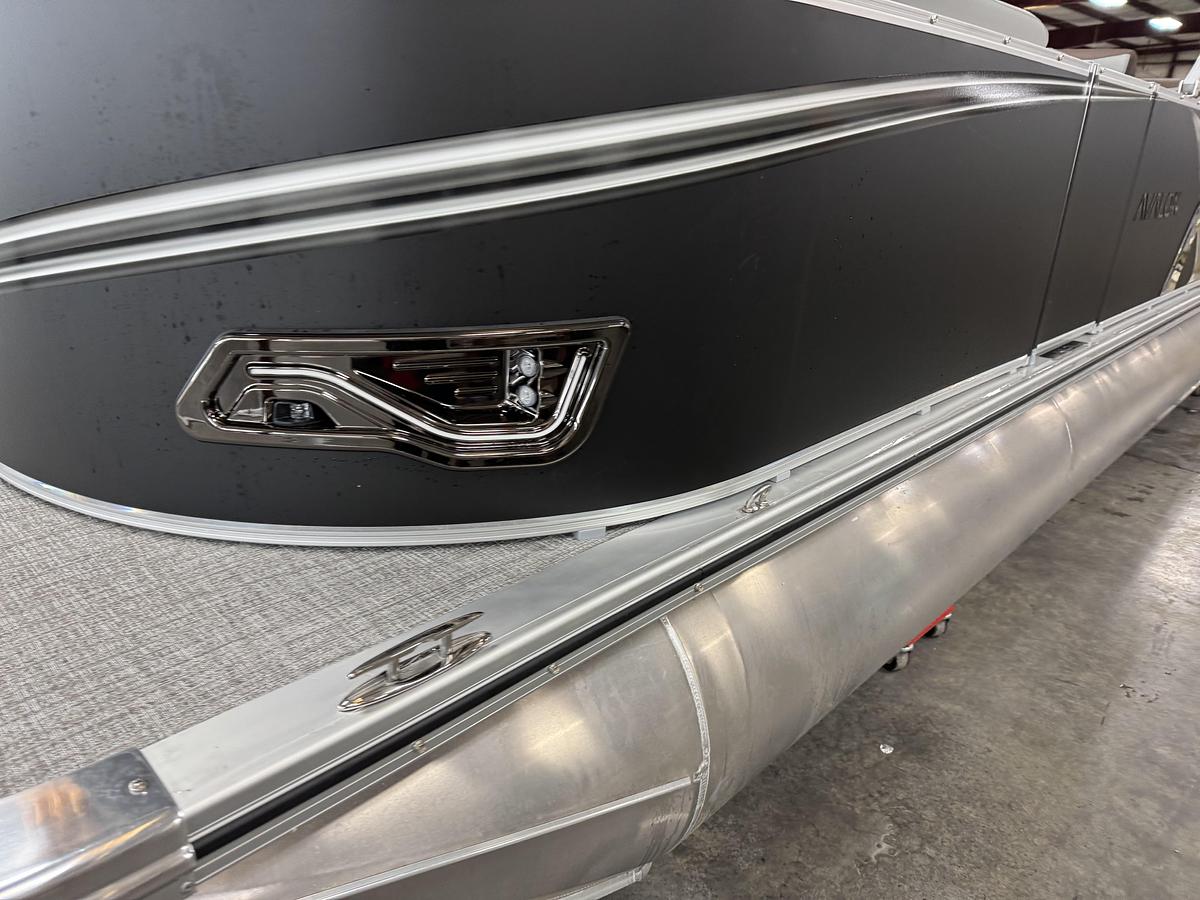 2026 Avalon 23 LSZ QLS