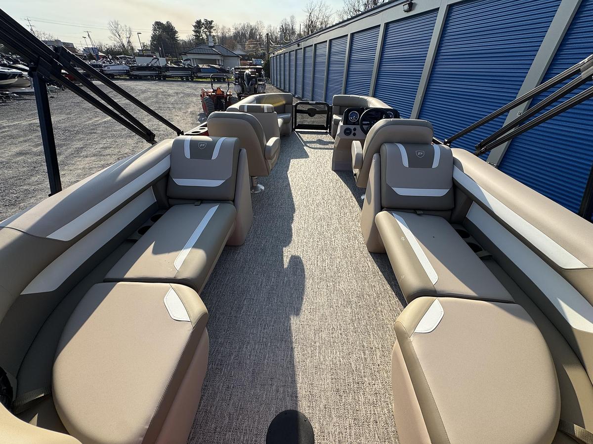 2026 Premier 220 SunScape RF