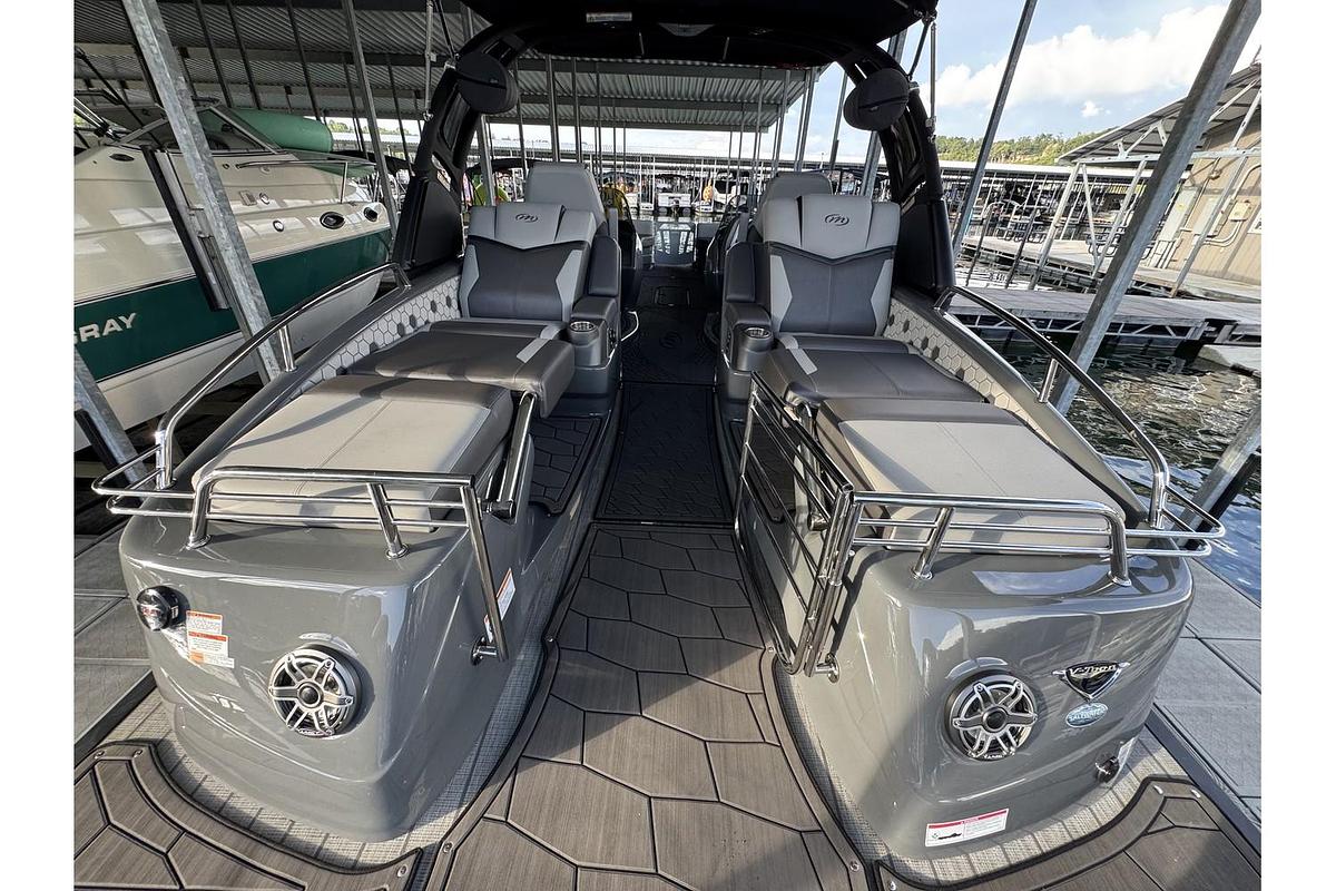 2024 Manitou XT 27 Split Rear Windshield (Srw)