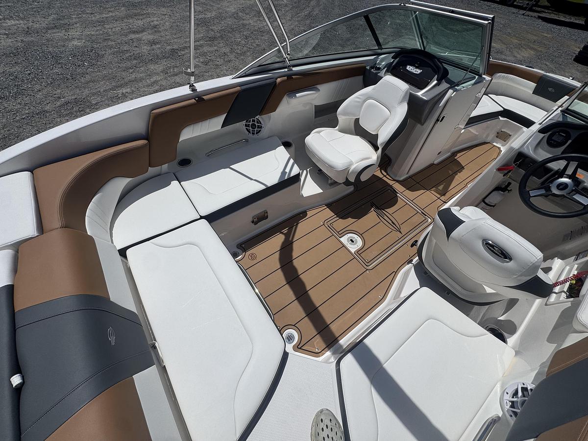 Used 2023 Chaparral 23 SSI Outboard
