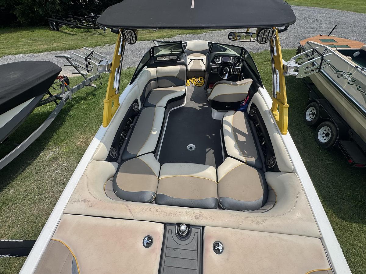 Used 2012 Malibu Wakesetter LSV