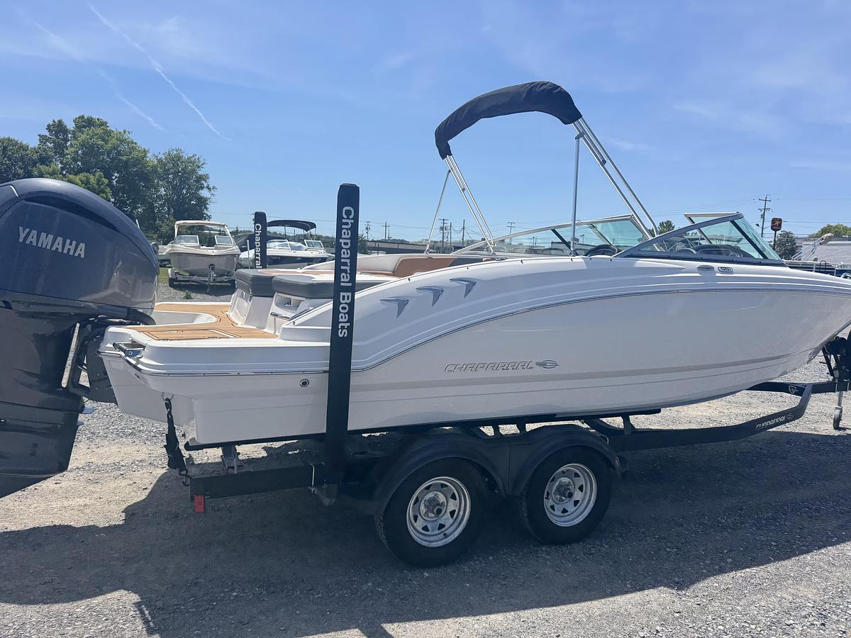 Used 2023 Chaparral 23 SSI Outboard