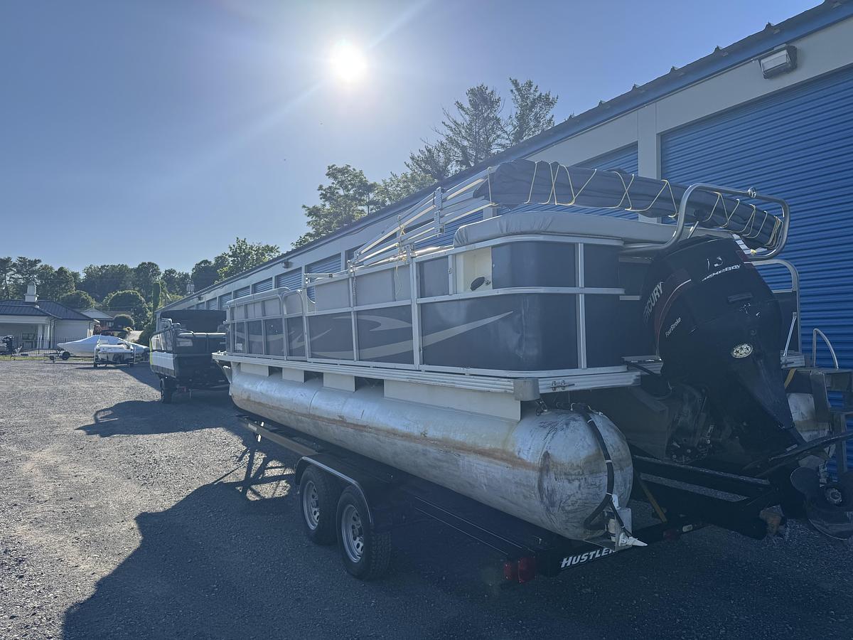 Used 1999 Crest 2200 DL