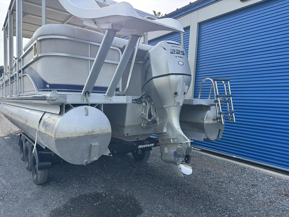 Used 2005 Premier 310 Boundary Waters UD