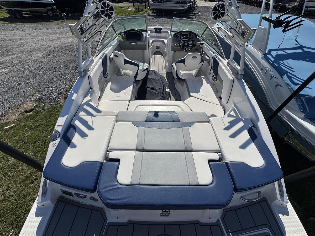 Used 2021 Chaparral 23 Surf