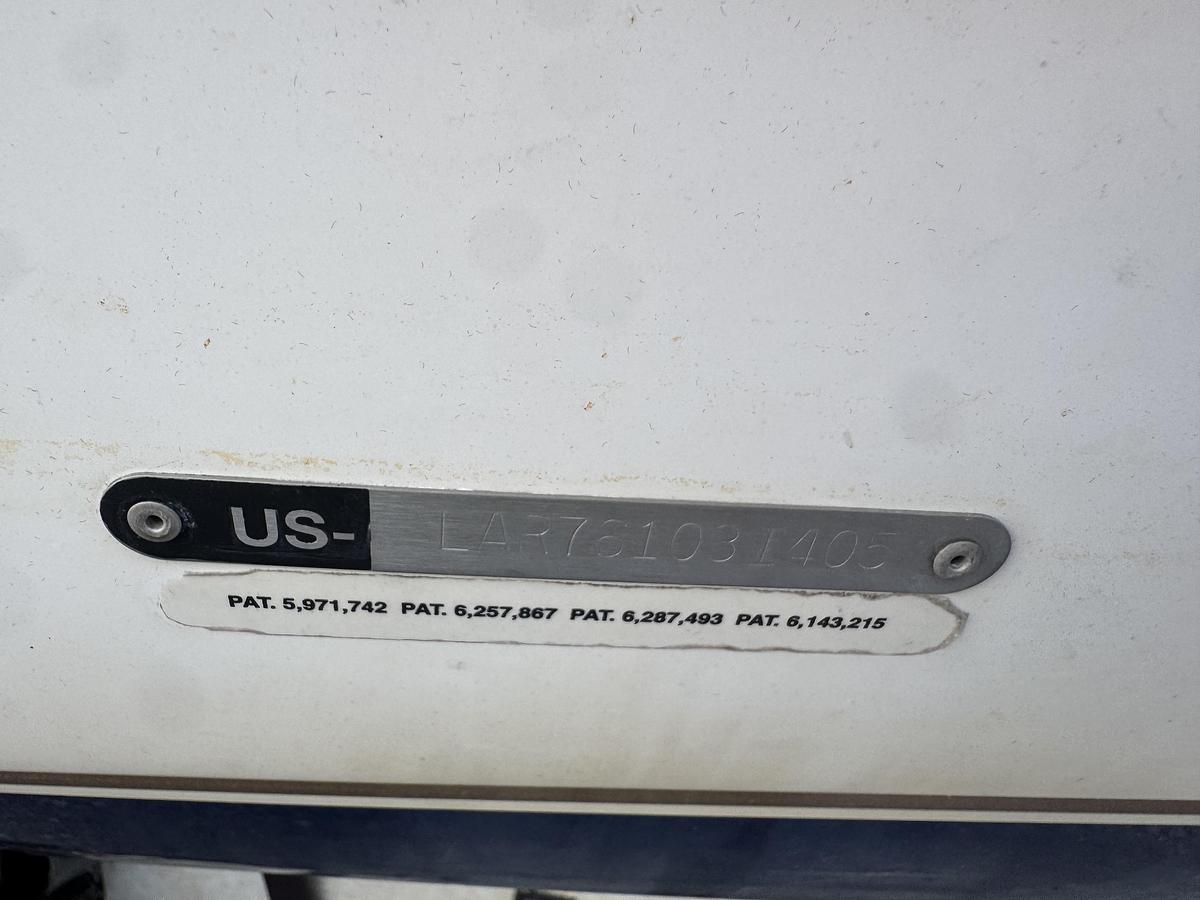 Used 2005 Larson LXI 208