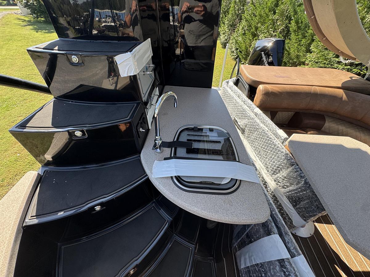 2027 Premier 330 Escalante