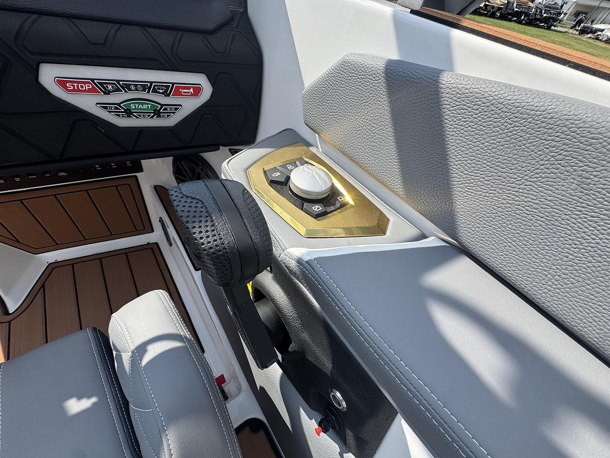 2027 Nautique Super Air GS22