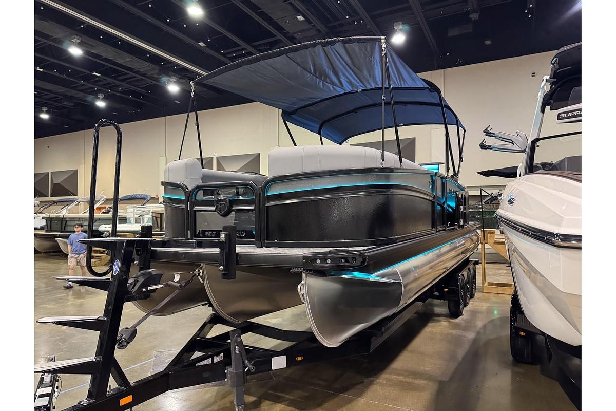 2025 Premier Solaris Rear Social