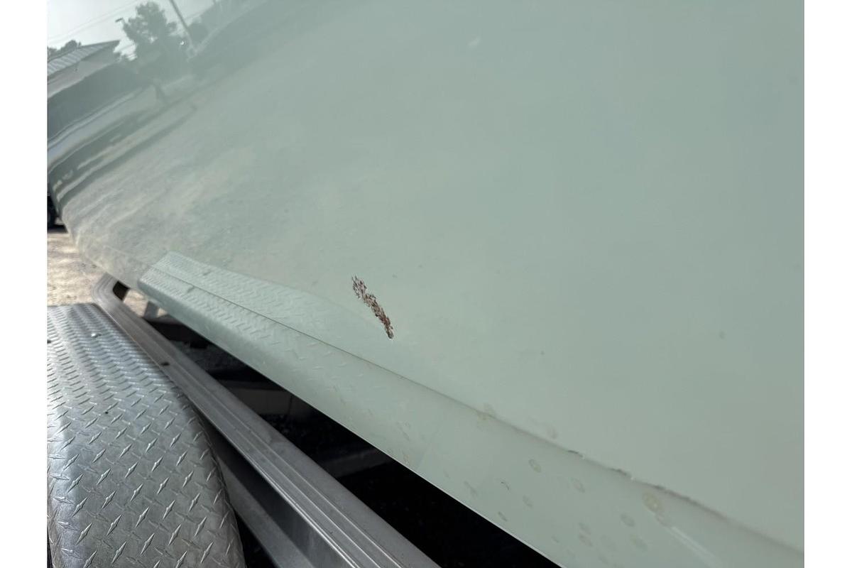 Used 2021 Cobia 220 DC