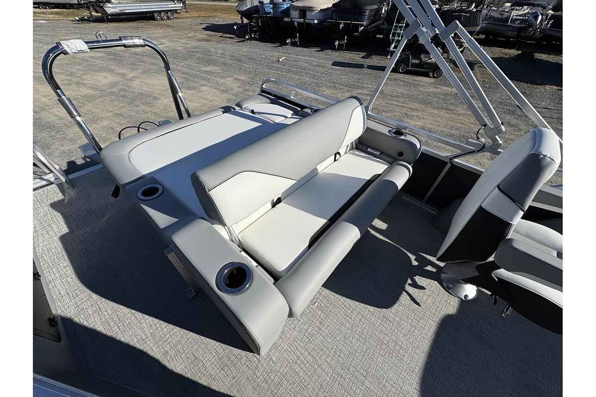 2025 Avalon Venter 85 Versatile Rear Bench