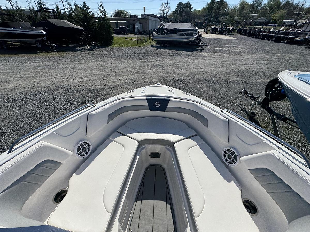 Used 2021 Chaparral 23 Surf