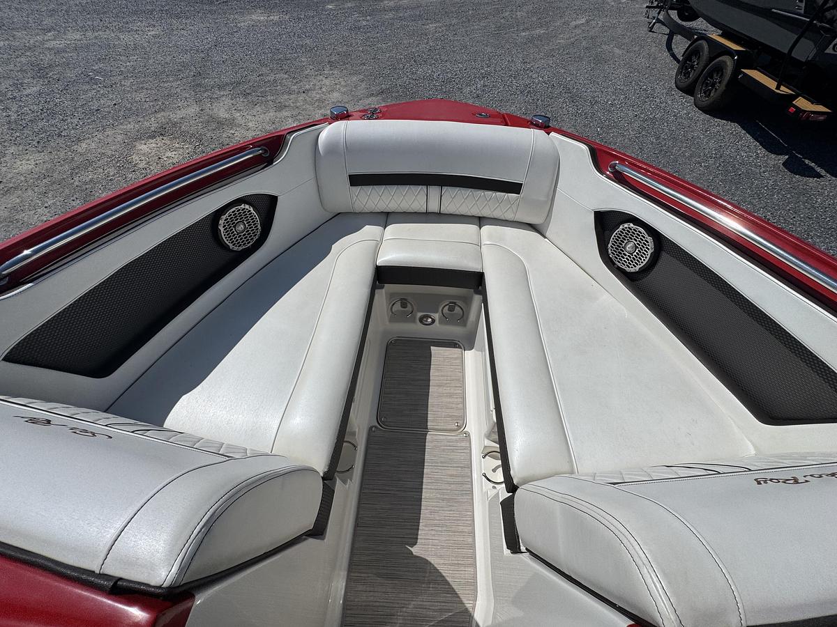 Used 2017 Sea Ray 230 SLX W