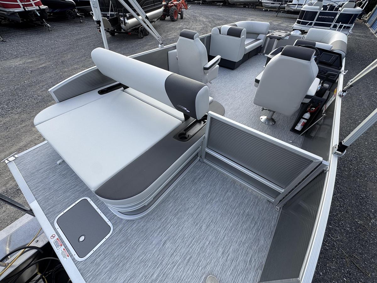 2026 Bennington 22 SSB-Tritoon