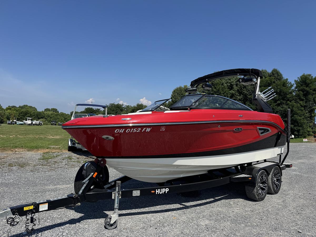 Used 2017 Sea Ray 230 SLX W