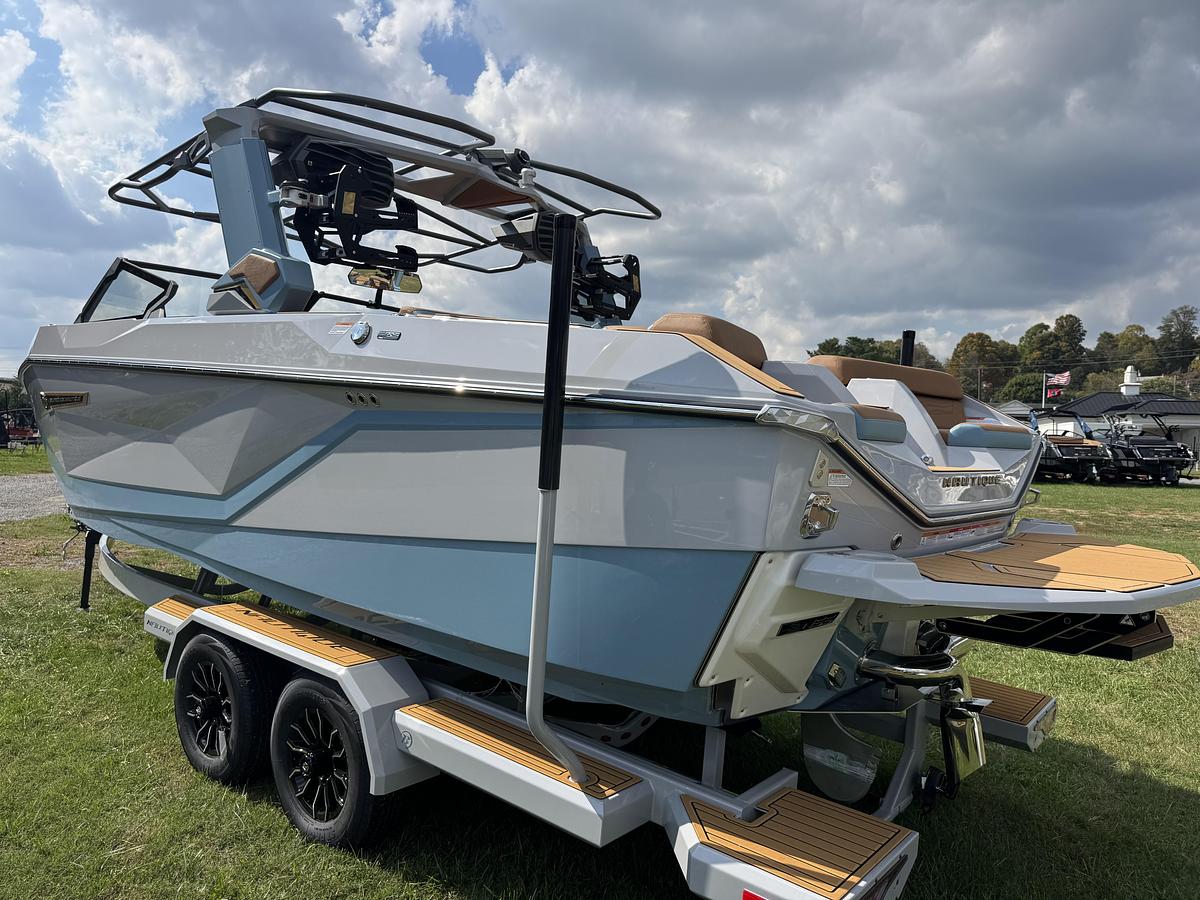 2027 Nautique Super Air Nautique G23