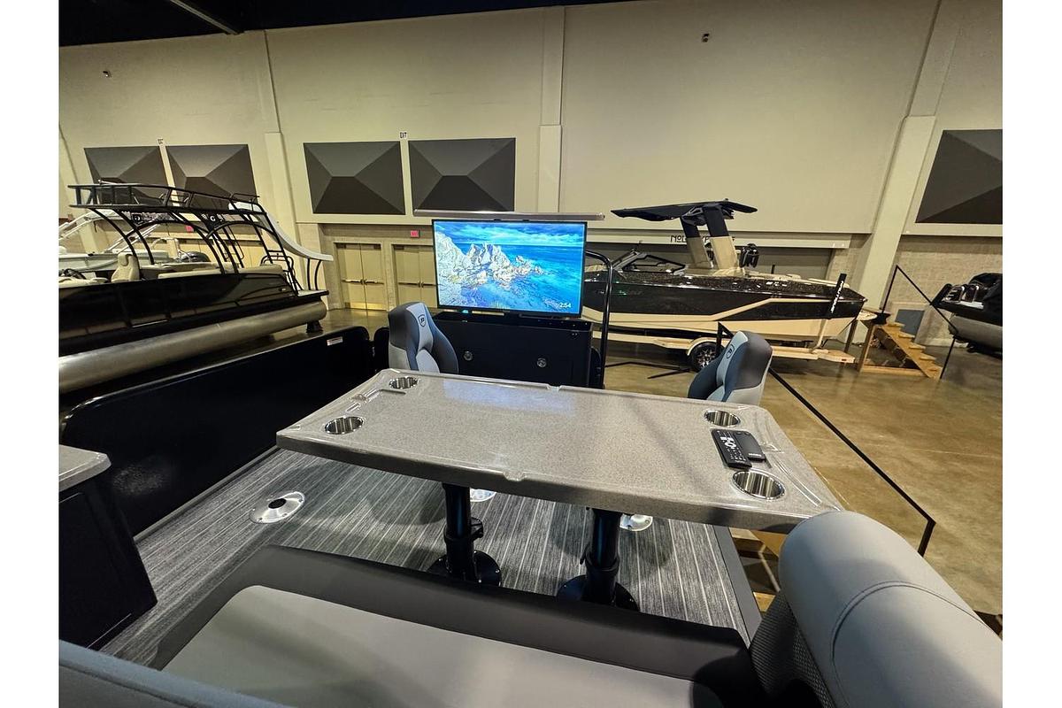 2025 Premier Solaris Rear Social