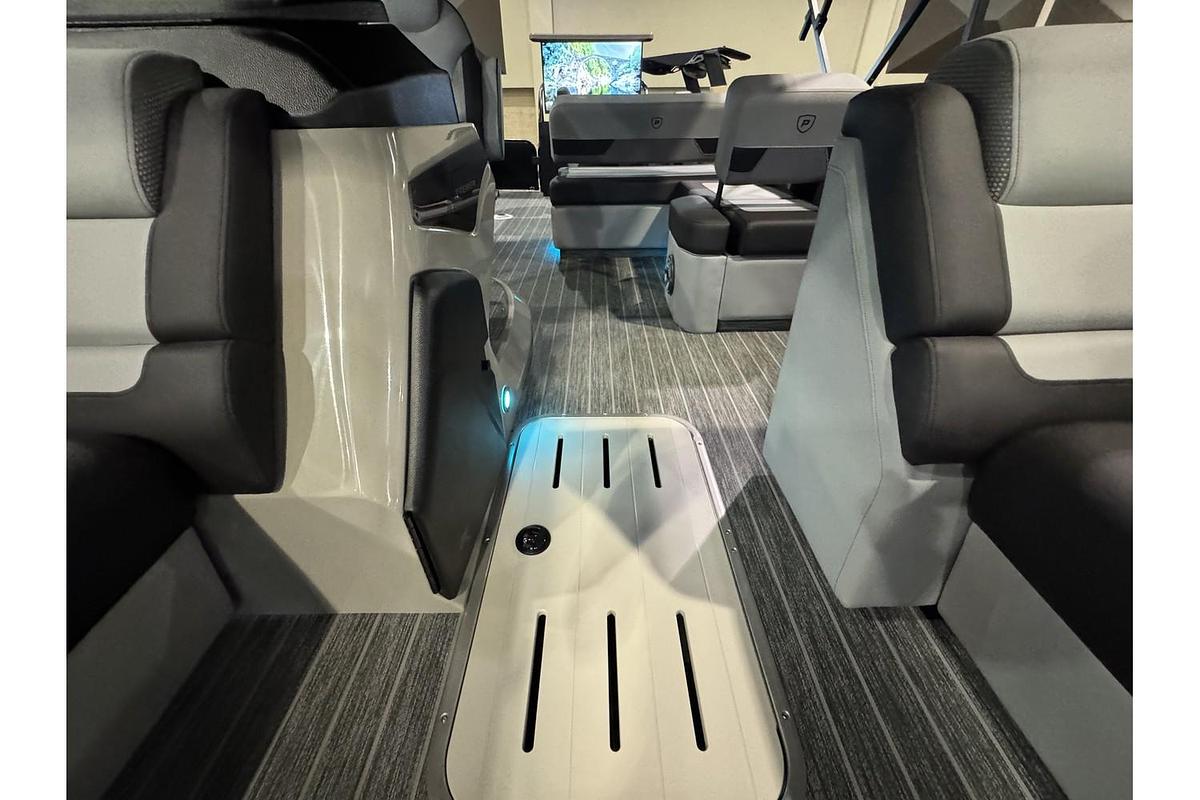 2025 Premier Solaris Rear Social